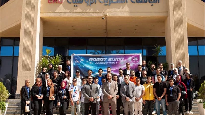هندسة الجامعة المصرية الروسية تنظم مسابقة مصارعة الروبوتات /فيديو