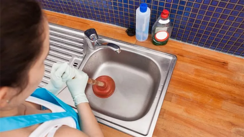 احذر رمى تلك الاشياء فى البالوعة