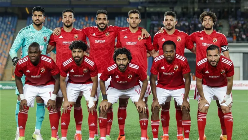 الأهلي يصل استاد القاهرة لمواجهة إنبي