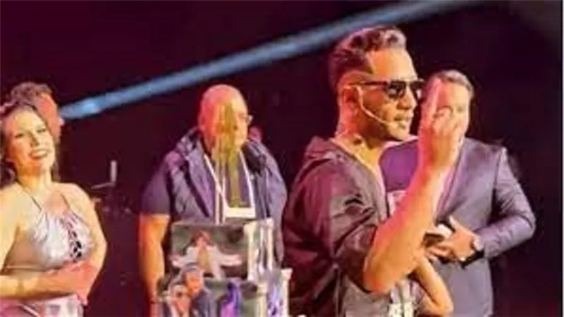 جمهور امريكا يحتفل بعيد ميلاد محمد رمضان.. صور