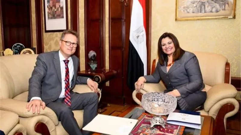 وزيرة الهجرة تبحث مع السفير الألماني تعزيز التعاون المشترك