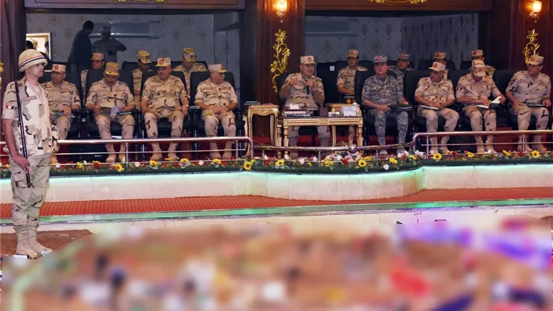 وزير الدفاع يشهد تنفيذ المرحلة الرئيسية لمشروعى مراكز القيادة التعبوى التكتيكى المشترك للقوات الجوية والدفاع الجوى