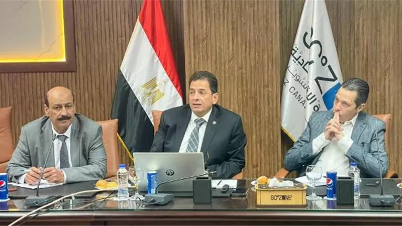 وفد مؤسسة حكومية يزوراقتصادية قناة السويس للتشاور حول الطاقة الخض
