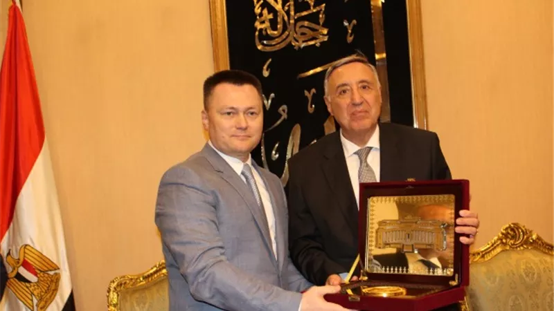 النائب العام الروسي في زيارة للمحكمة الدستورية العليا