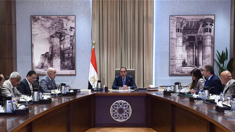 رئيس الوزراء يبحث سبل دعم القطاع العقاري في ظل التحديات العالمية