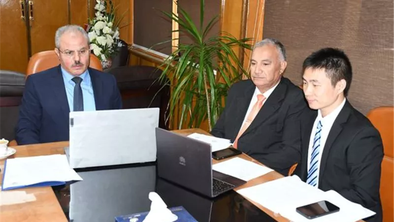 إجتماع مجلس إدارة معهد كونفوشيوس بجامعتي القناة وبكين عبرالإنترنت