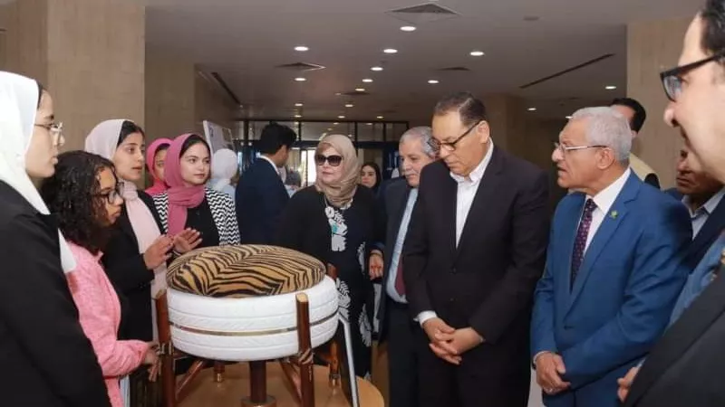 محافظ الشرقية يُشارك فى إجتماع معهد تكنولوجيا العاشر