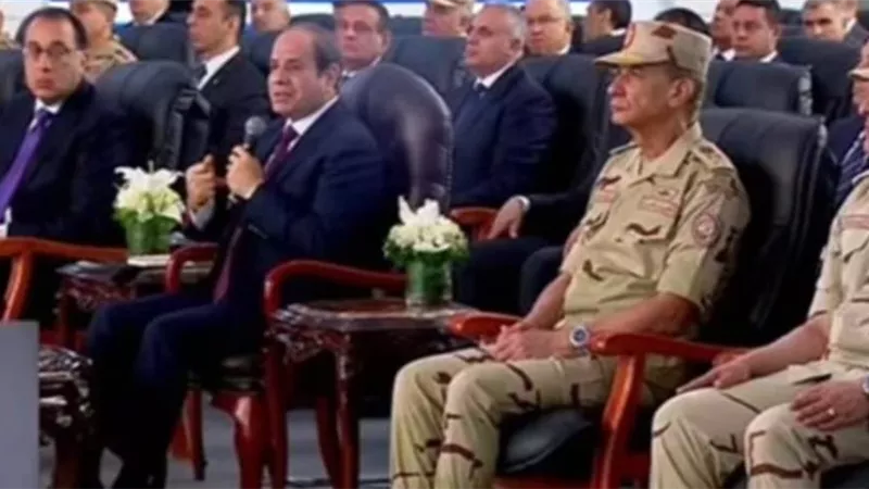 الرئيس السيسي يدعو الشركة المنفذة لمصانع الكوارتز والحكومة الإيطالية للإسراع في تنفيذ باقي مراحل المشروع