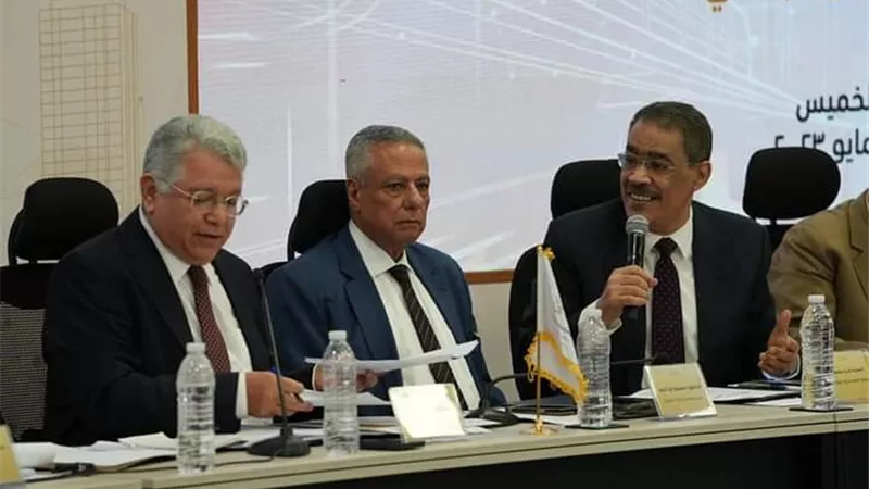 حسام الحسيني يطالب بشراكة بين ولي الأمر والمعلم