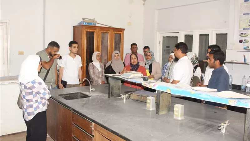طلاب ماجستير زراعة قناة السويس ينفقدون معهد علوم البحار