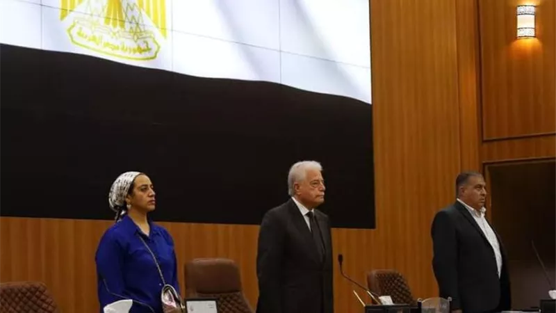 مشاركة عدد من الوزراء في افتتاح وتفقد عدد من المشروات بالمحافظة