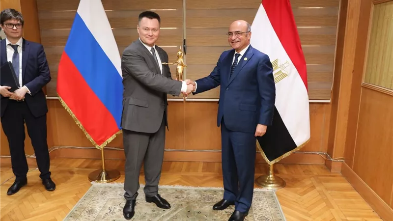 وزير العدل يستقبل النائب العام الروسي