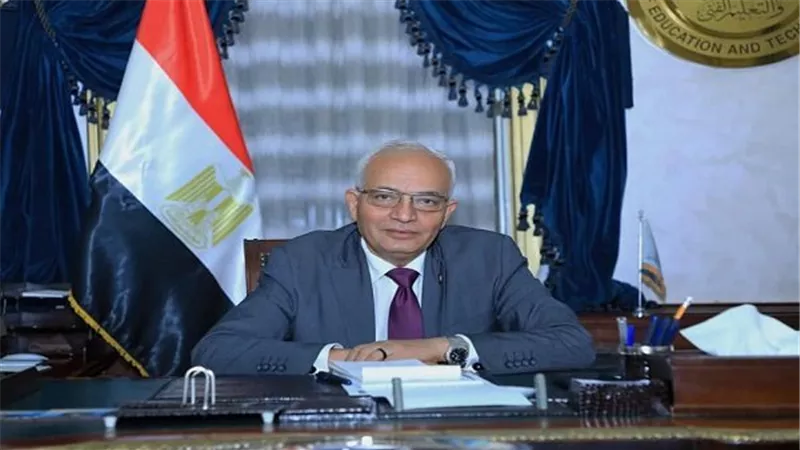 التعليم تصدر كتابا دوريا بشأن امتحانات الثانوية والدبلومات.. وتحذر من حيازة المحمول