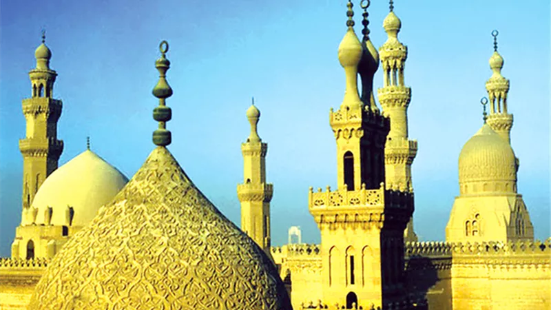 اليوم..الصلاة على النبي تُزيّن مآذن مصر وتُباركها