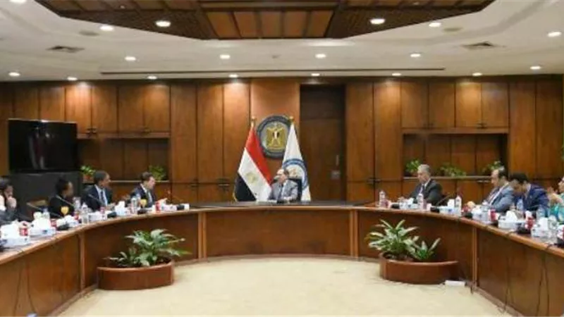 وزير البترول يستقبل رئيس 