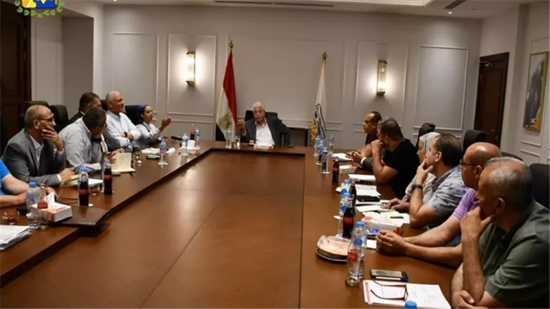 محافظ جنوب سيناء يتابع نسب تنفيذ المشروعات الجارية