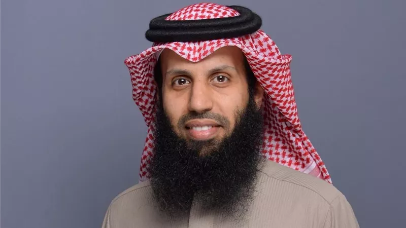 من أهمها مصر.. الرحالة عكشان بن ناصر يوضح أهم الوجهات السياحية
