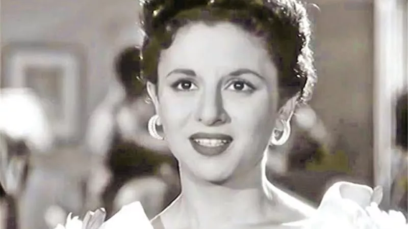 أزمة صحية مفاجئة وراء وفاة أيقونة السينما المصرية فاتن حمامة