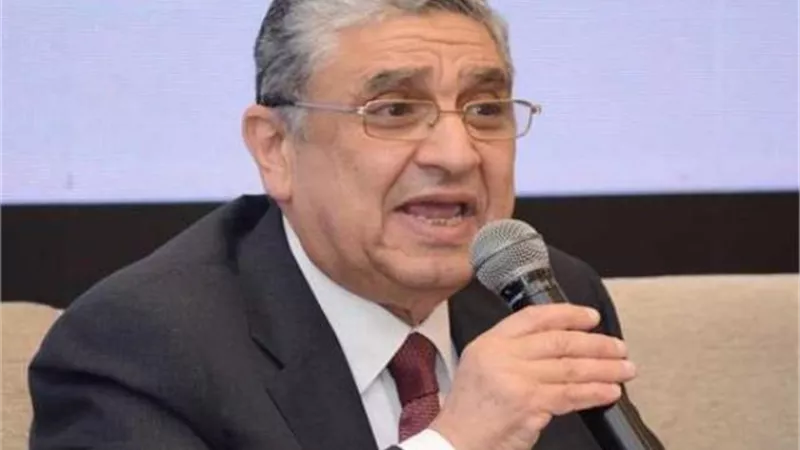 الكهرباء:عودة التيار لمدينة ابوسمبل من الشبكة القومية قبل الغروب