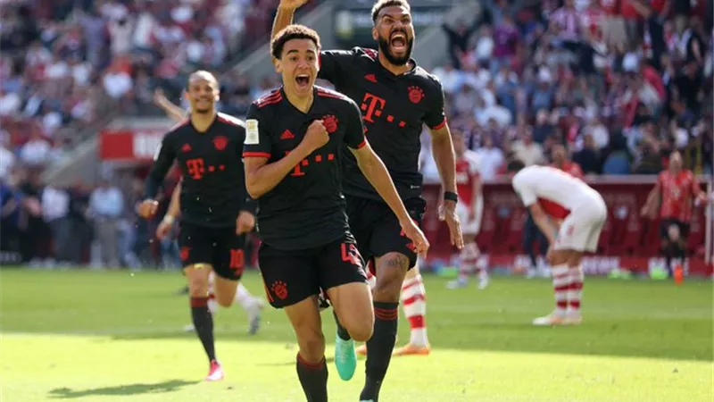 فيديو .. شاهد ملخص مباراة تتويج بايرن ميونخ بالدوري الألماني