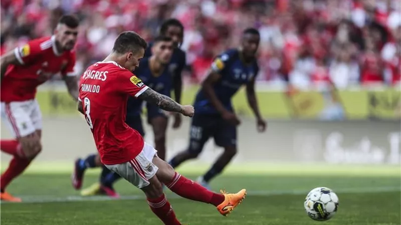 بنفيكا يتوج بلقب الدوري البرتغالي للمرة الـ 38 في تاريخه