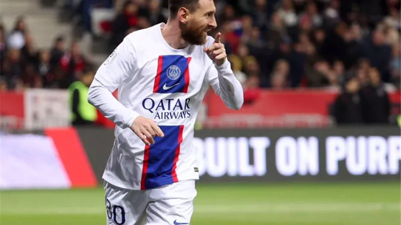 هدف ميسي يقود باريس سان جيرمان للتتويج بلقب الدوري الفرنسي