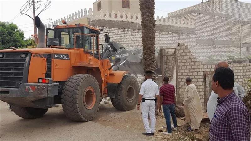 إزالة 9 حالات تعدى بمركز المنيا وحالات متغيرات مكانية بمركز مغاغة
