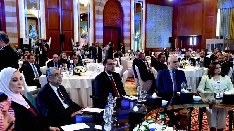 رئيس الوزراء يشهد افتتاح ملتقى 