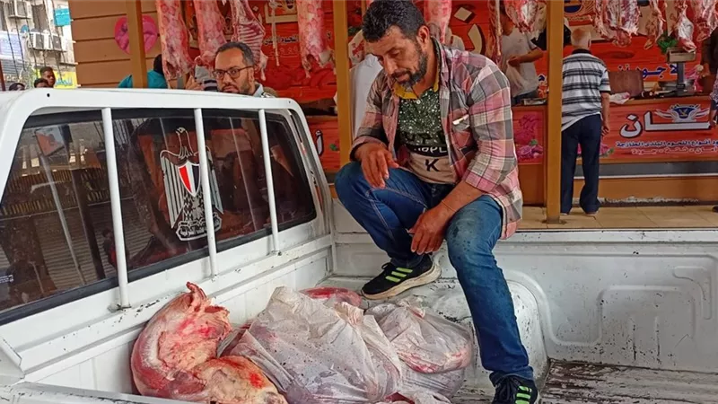 بيطري الجيزة يضبط 1400 كيلو لحوم وتحرير 5 محاضر للمخالفين