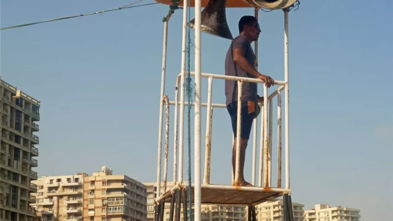 رفع الرايات الحمراء على شواطئ الاسكندرية حتى استقرار الأحوال الجوية