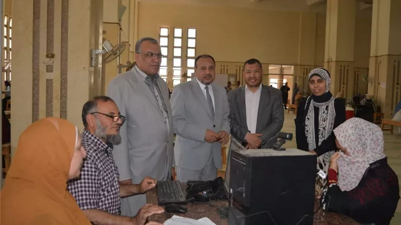 نائب رئيس جامعة الأزهر يطمئن على سير الامتحانات الشفهية بأسيوط