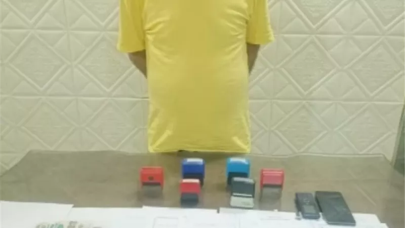 ضبط شخص نصب على آخر بحجة توفير فرصة عمل له بالقاهرة