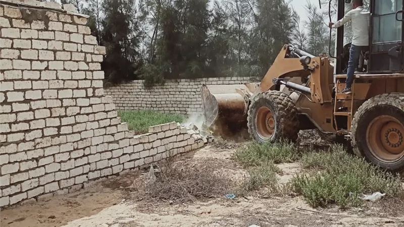 إزالة ٢٦ حالة تعدٍّ بمركز ومدينة فايد في الإسماعيلية