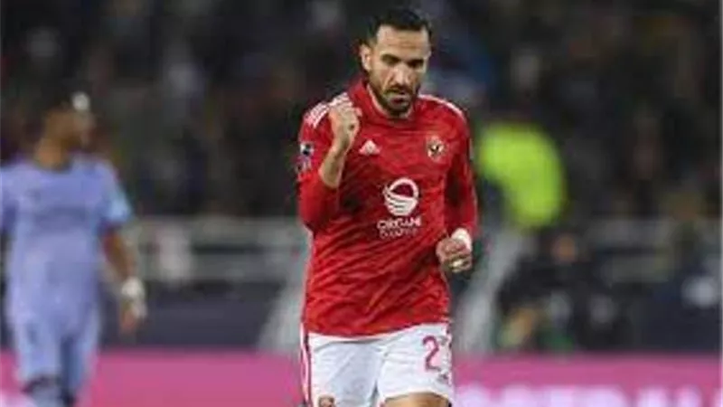 ازمة فى الاهلى بسبب راتب على معلول