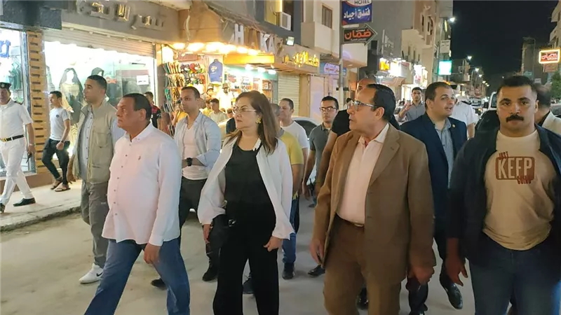 جولة تفقدية لوزيرا التنمية المحلية والتخطيط في شوارع العريش