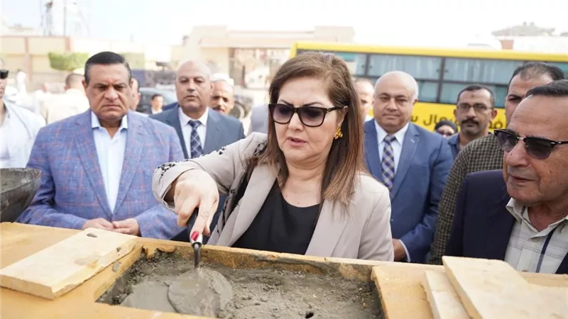 وزيرة التخطيط تضع حجر الأساس لمركز خدمات مصر بالعريش