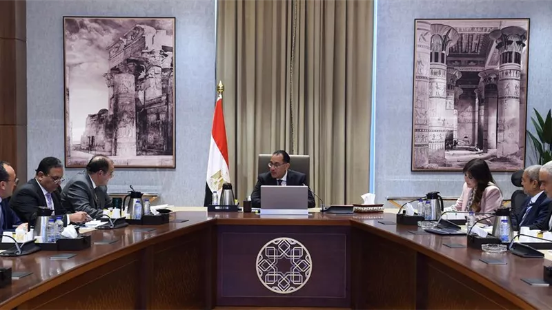 رئيس الوزراء يتابع أنشطة وتوسعات مجموعة 