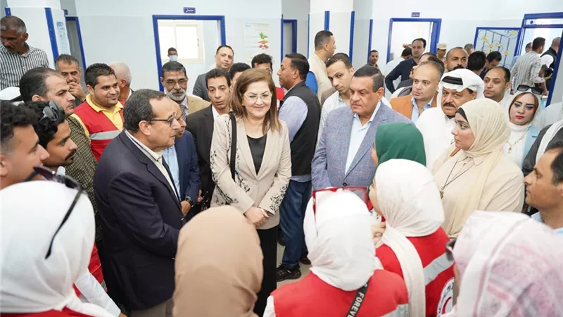 وزيرة التخطيط تتفقد وحدة الرعاية الأولية بقريةالخروبة بالشيخ زويد