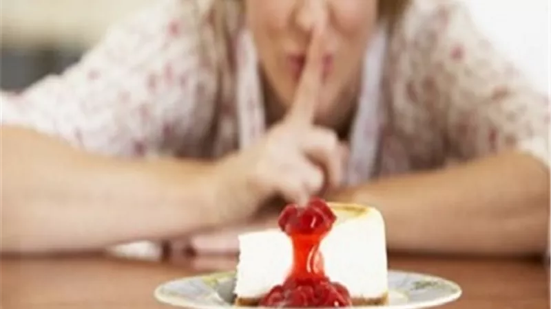 لهذا السبب يقبل كبار السن على تناول الحلويات