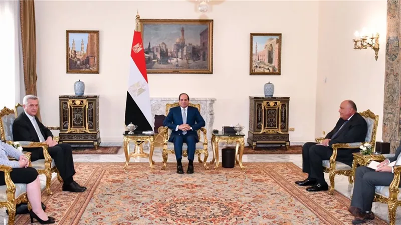 الرئيس السيسي يؤكد أهمية التعامل مع ظاهرة تدفقات اللاجئين عبر مقاربة شاملة تستهدف جذور الأزمات