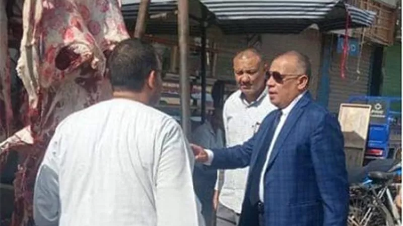 فتح7 منافذ لمبادرة بيع اللحوم البلدية بأسعار مخفضة بمركز مطاي
