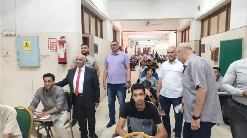 نائب رئيس جامعة الزقازيق يتفقد امتحانات التربية الرياضية للبنين