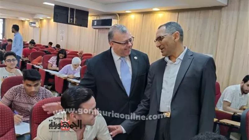 نائب رئيس جامعة السادات يتابع الإمتحانات بكليتى الحاسبات والحقوق