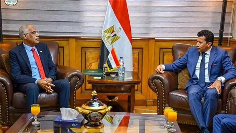 تفاصيل جلسة وزير الرياضة مع مسئولي اتحاد الكرة