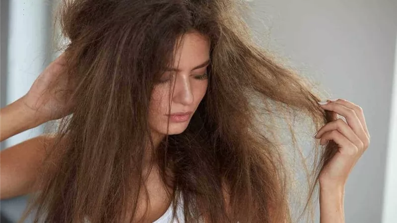 10 خطوات للتخلص من نفشة الشعر فى الصيف