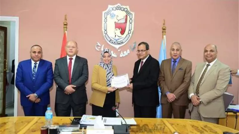 جامعة سوهاج تكرم الفريق الفائز بالمركز الأول بمسابقة الابتكارات