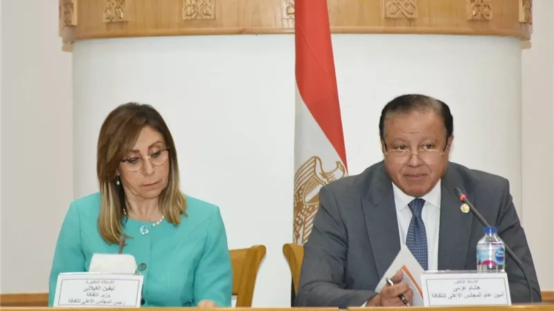 وزيرة الثقافة تعتمد قائمة الحاصلين على جوائز الدولة التشجيعية