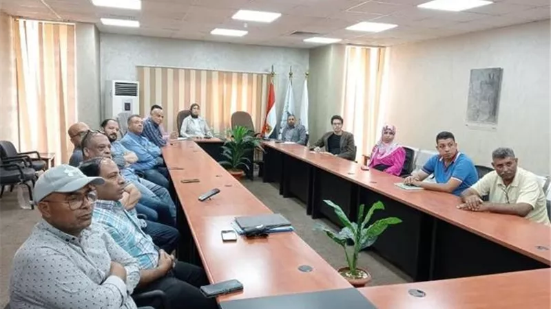 رئيس جهاز السويس الجديدة يعلن نبأ سار للعاملين بمجال الإدارة /صور