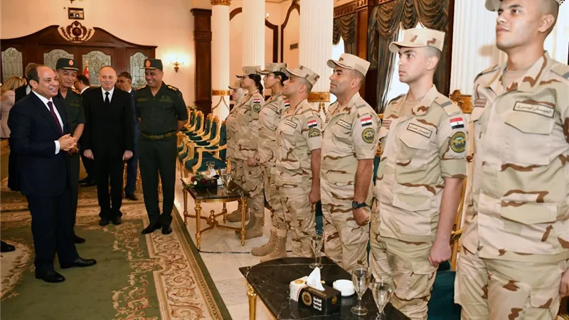 الرئيس السيسي يؤكد لـ كبار مُربي الخيول العربية أهمية تنمية رياضة الفروسية