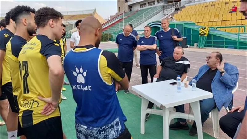 المقاولون العرب يحفز لاعبيه قبل مواجهة الدراويش بالدورى